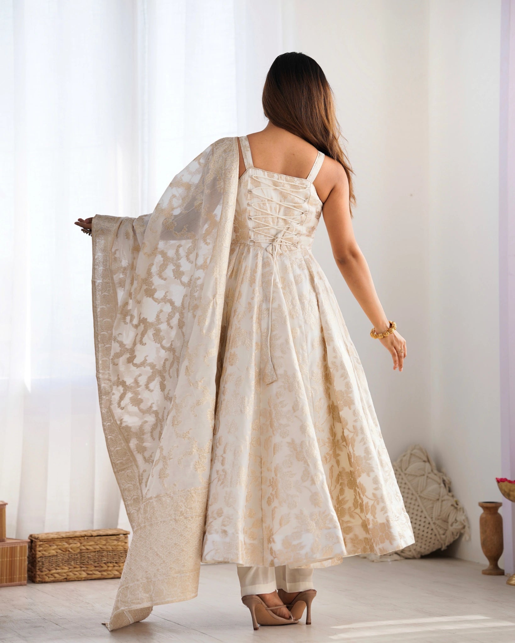 Back view of Off White Anarkali suit with lace-up dori back and dupatta